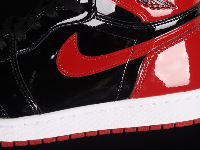 Air Jordan 1 High Patent Bred