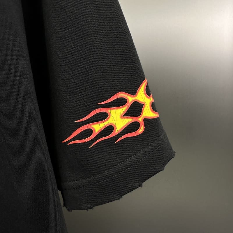 Camiseta Balenciaga Burning Unity