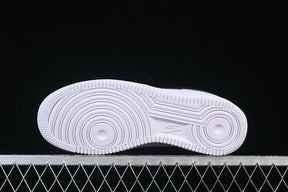 Air Force 1 Low White x Supreme